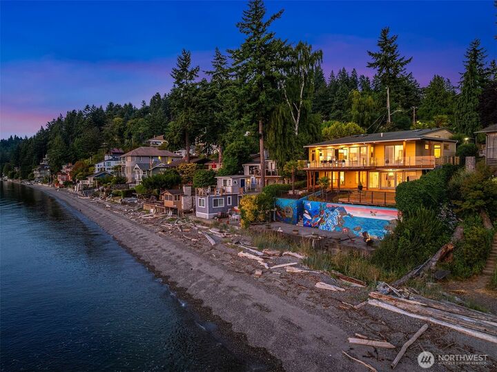 Property Photo:  16947  Maplewild Avenue SW  WA 98166 