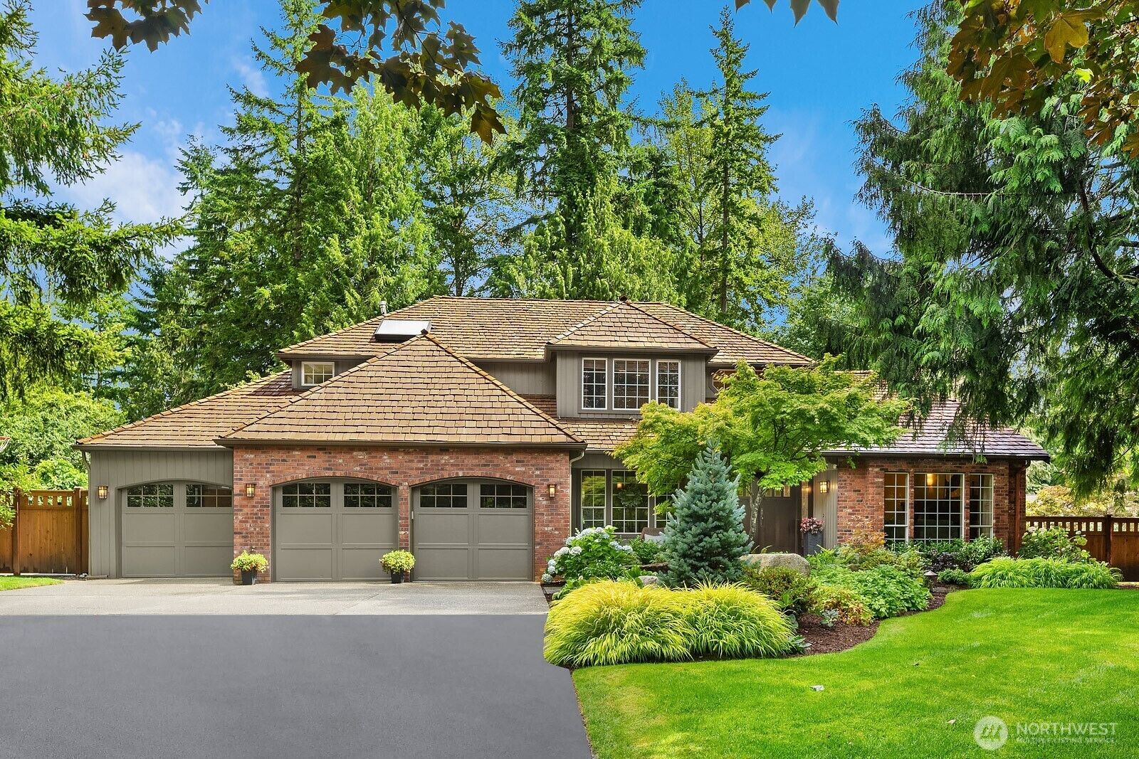 Property Photo: 2640 262nd Place SE WA 98075