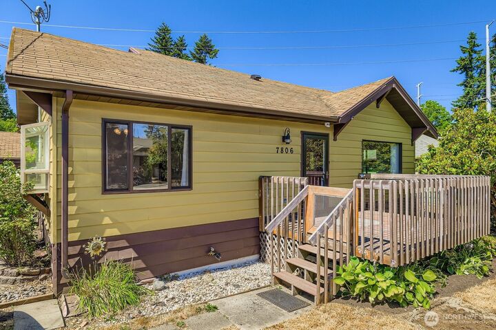 Property Photo: 7806 Beverly Boulevard WA 98203