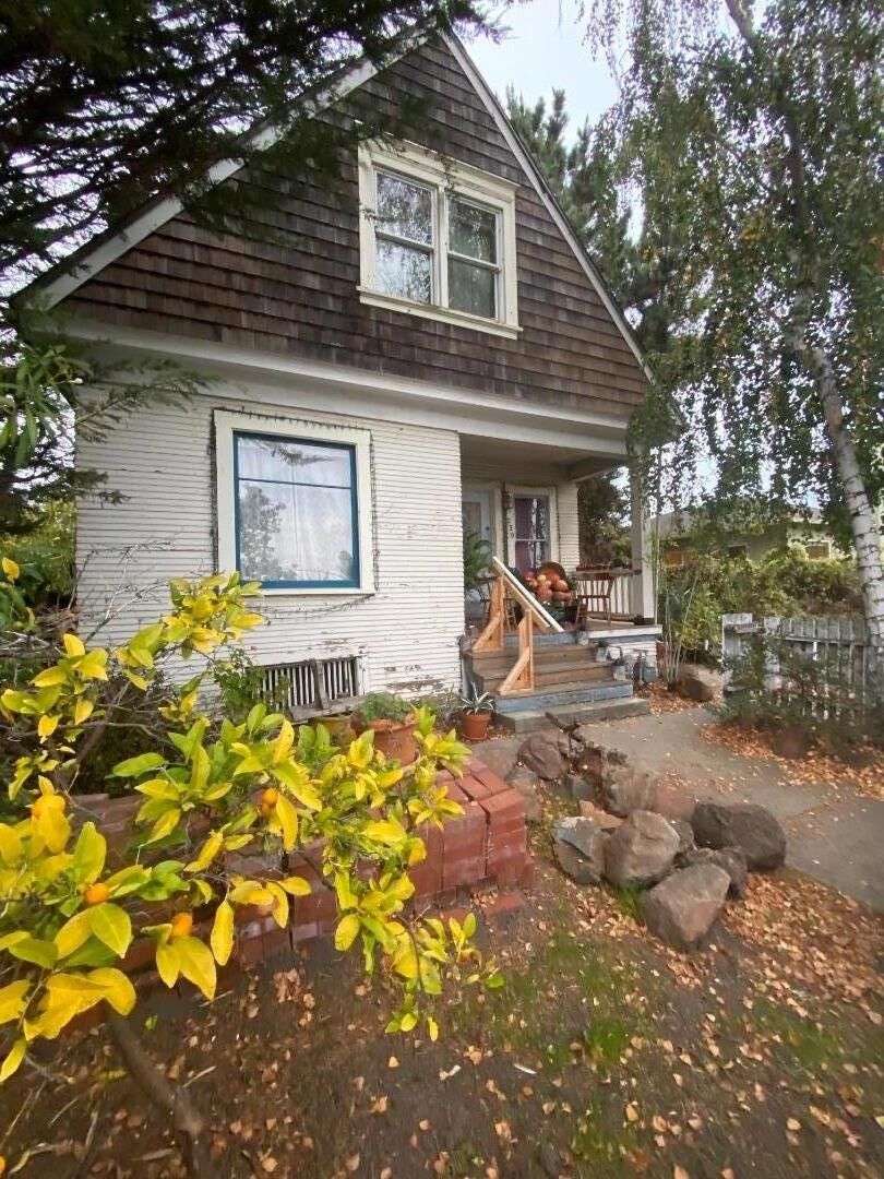 Property Photo:  239 Washburn Avenue  CA 95060 