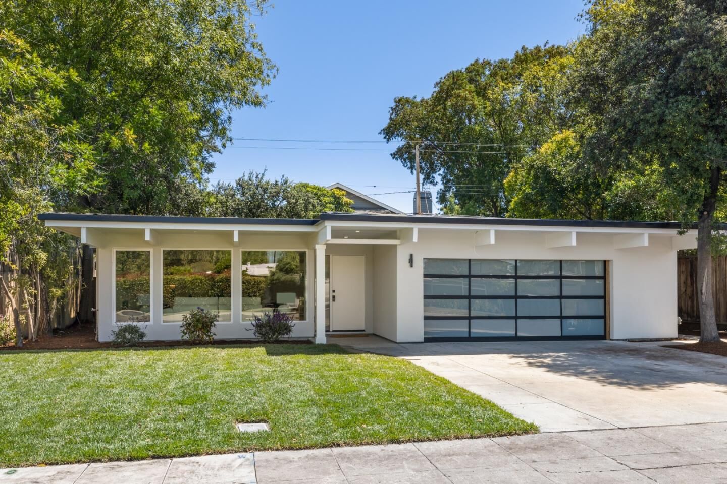 Property Photo: 790 Montrose Avenue CA 94303