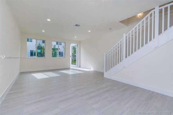10226 NW 64th Ter 105  Doral FL 33178 photo