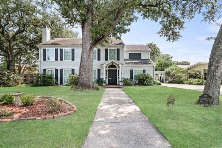 Property Photo:  180 Ridgeland Lane  TX 77706 