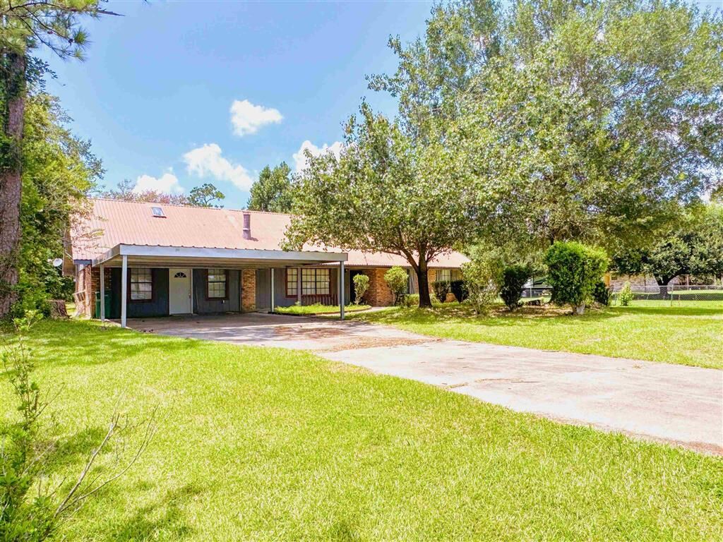 Property Photo: 751 N Perkins Ferry Road N LA 70611