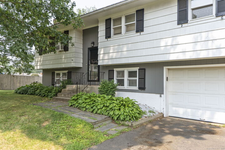 Property Photo:  21 Old Farm Road  CT 06010 