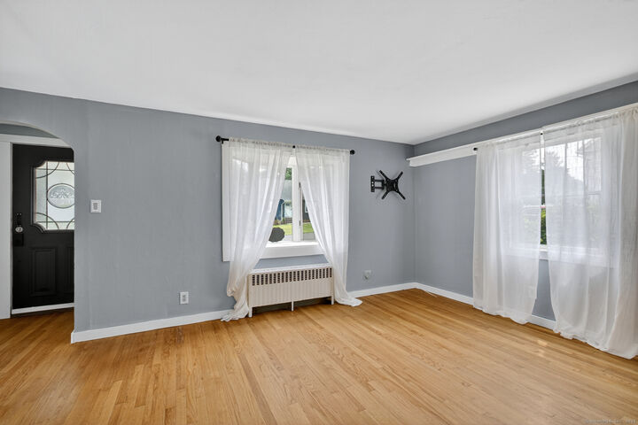 Property Photo:  8 Emily Road  CT 06016 