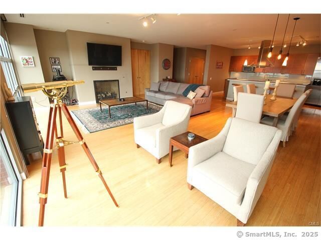 Property Photo:  33 North Water Street 804  CT 06854 