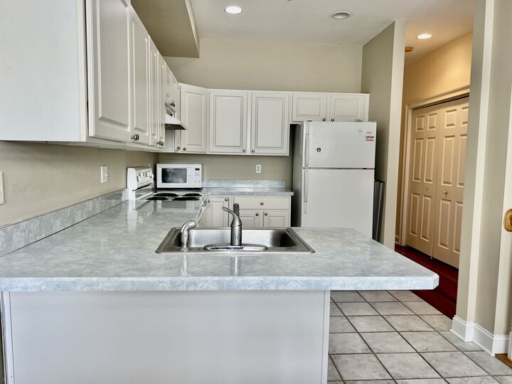 Property Photo:  291 Silverbrook Road 7  CT 06477 
