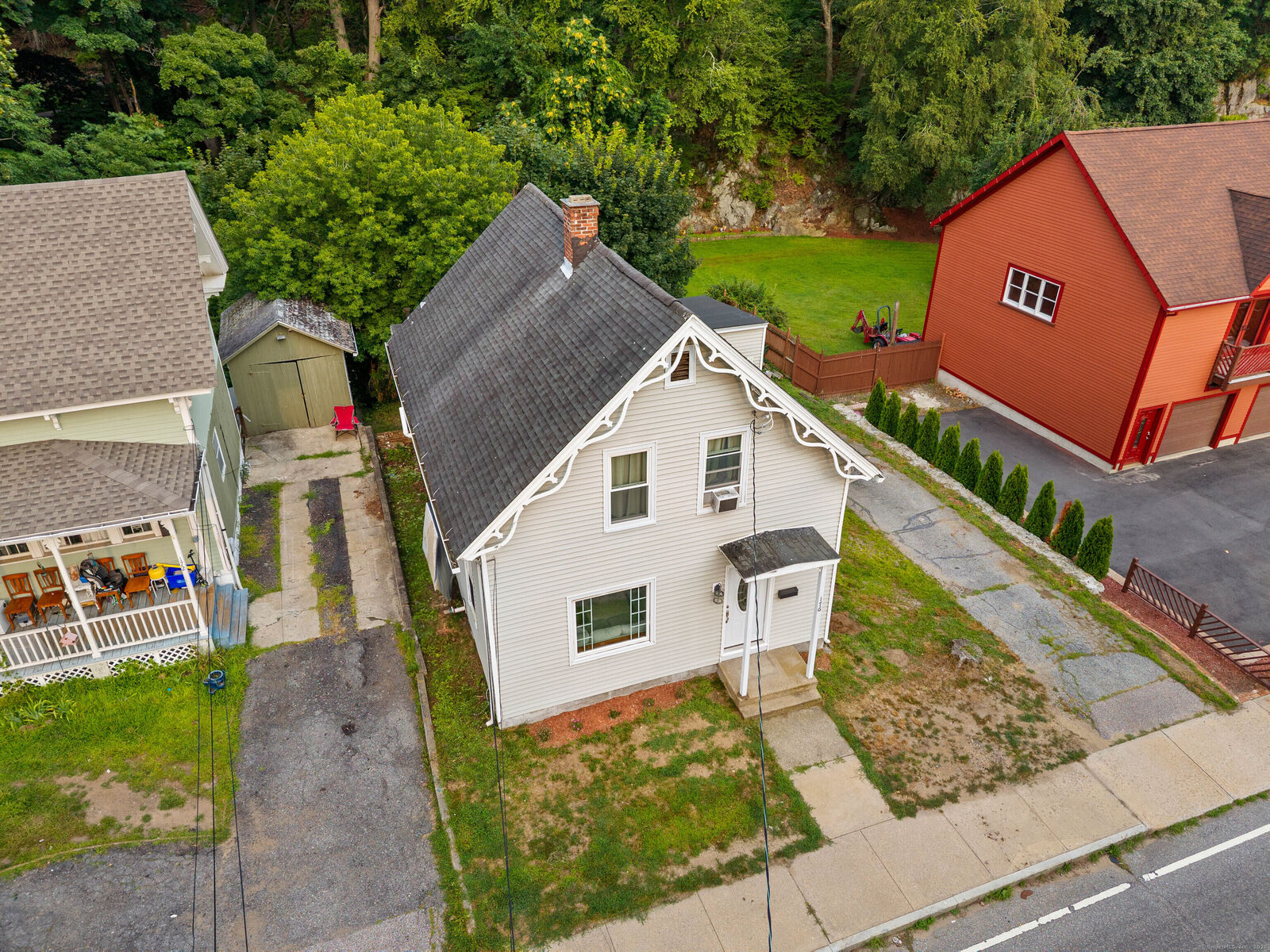 Property Photo:  176 Laurel Hill Avenue  CT 06360 