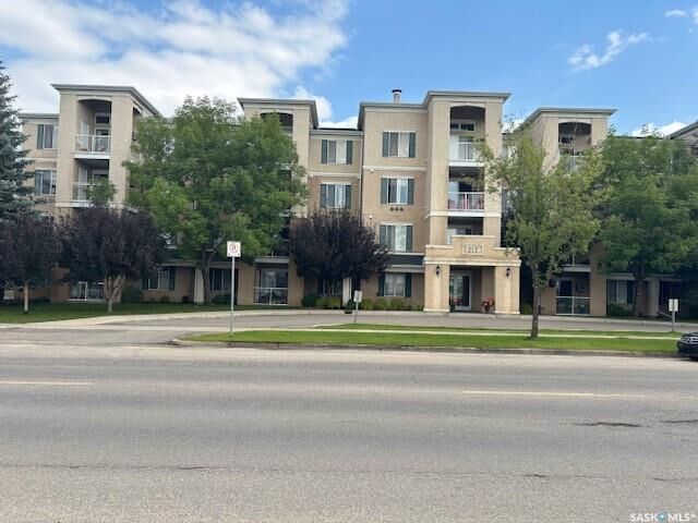 Property Photo:  215 Lowe Road 301  SK S7S 1N1 