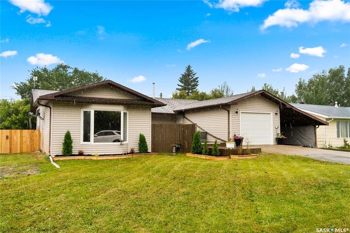 Property Photo:  233 6th Street  SK S0G 3L0 