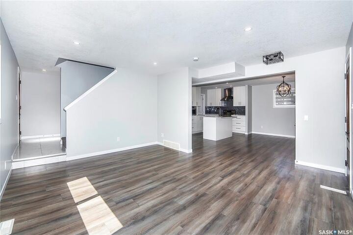 Property Photo:  1525/1527 Coy Avenue  SK S7M 0H5 