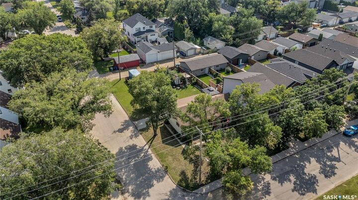 Property Photo:  923 Osborne Street  SK S7K 0Y6 