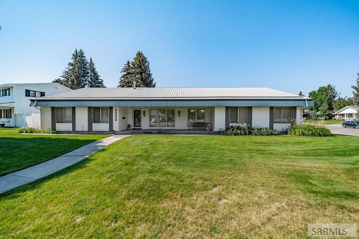 Property Photo: 2202 Balboa Drive ID 83404