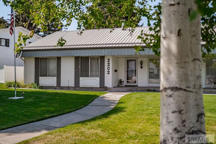 Property Photo: 2202 Balboa Drive ID 83404