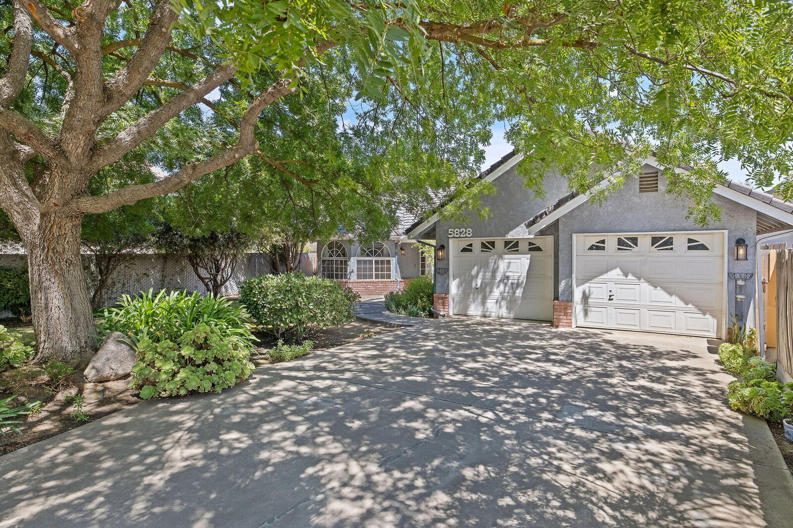 Property Photo: 5828 W Hurley Avenue CA 93291