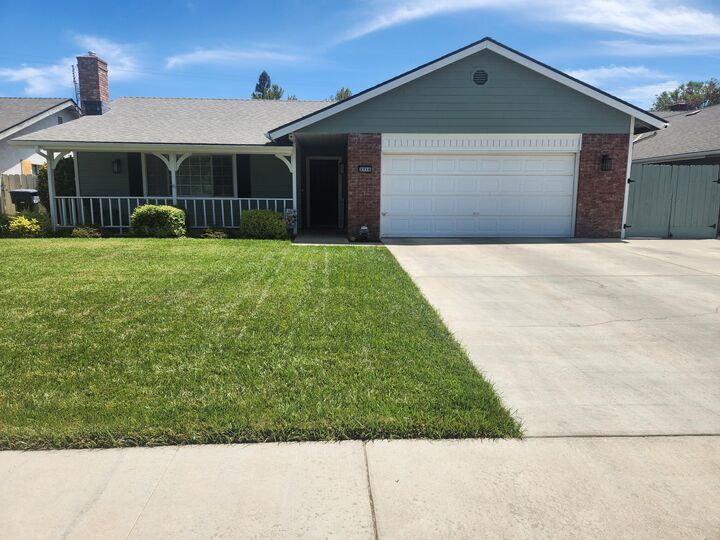 2110 S Sebastian Court  Visalia CA 93277 photo