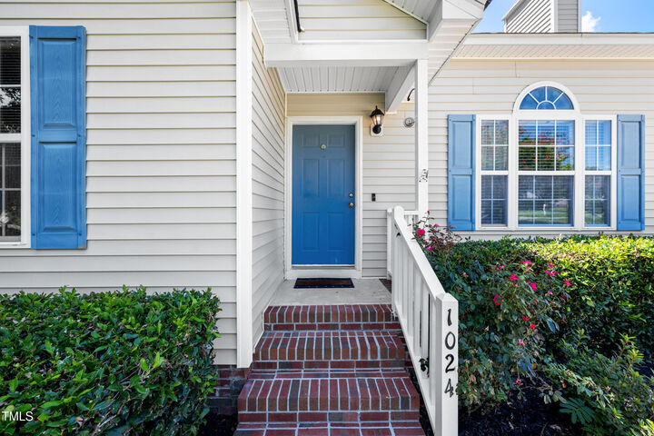 Property Photo:  1024 S Philwood Court  NC 27526 