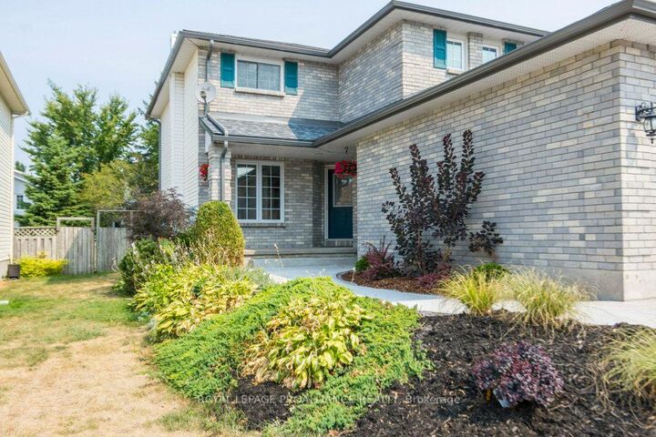 Property Photo:  14 Sherwood Crescent  ON K8P 5G1 