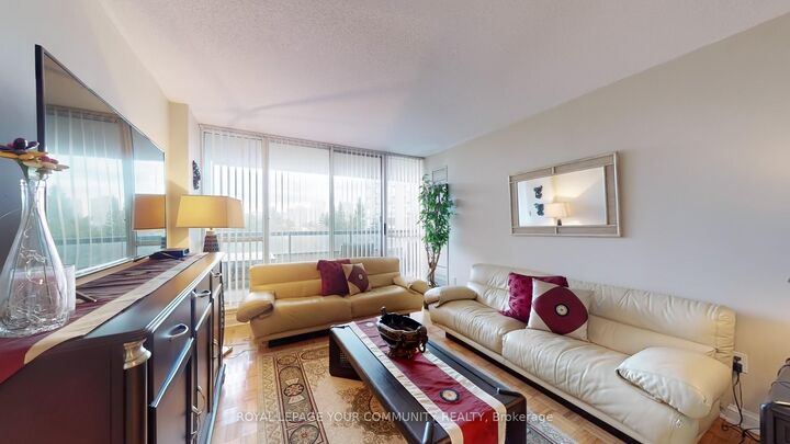 24 Hanover Road 404  Brampton ON L6S 5K8 photo