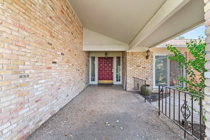 Property Photo: 8702 Balcones Club Drive TX 78750