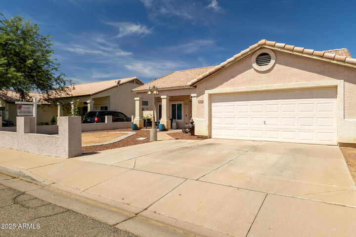 Property Photo:  2014 N 87th Drive  AZ 85037 