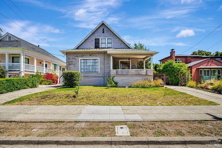 Property Photo:  750 Slater Street  CA 95404 