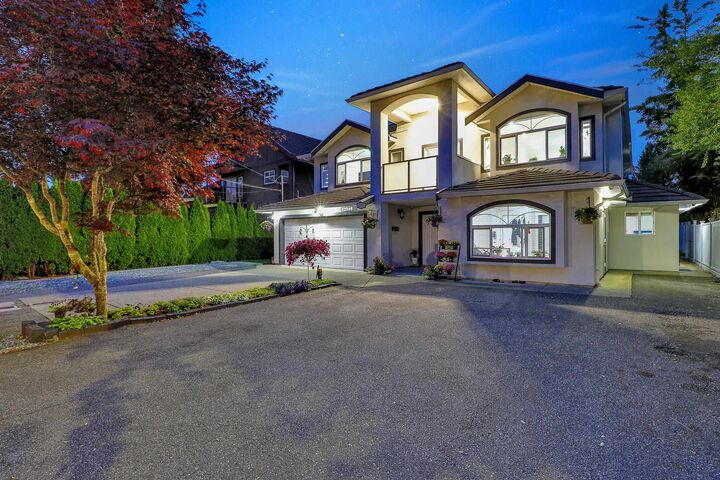 Photo de la propriété: 12046 84 Avenue BC V3W 3G3