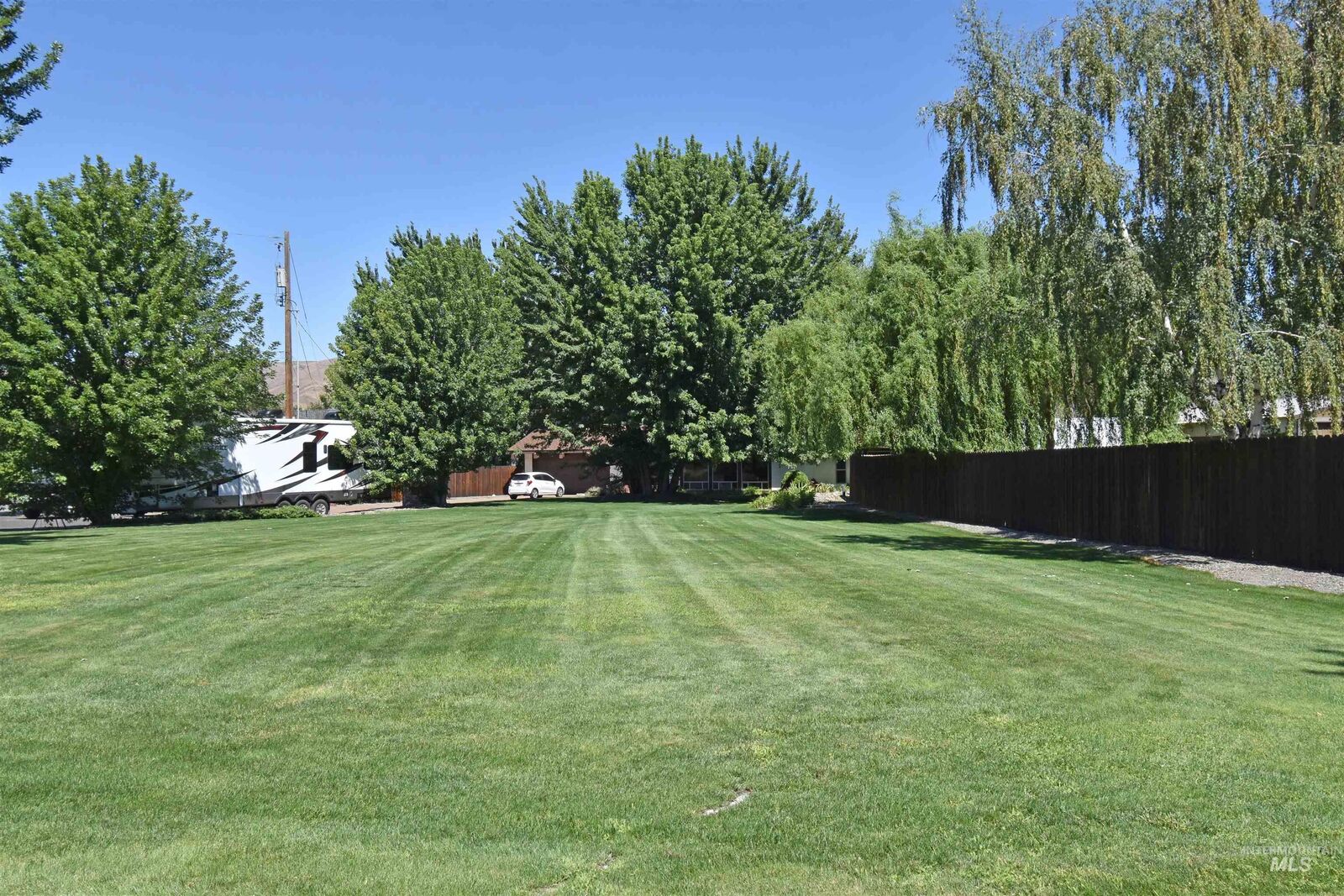 Property Photo: 2424 Sunset View Ct House And 2 Lots WA 99403