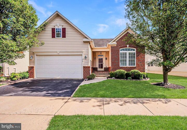 Property Photo: 218 Glenshee Drive DE 19734