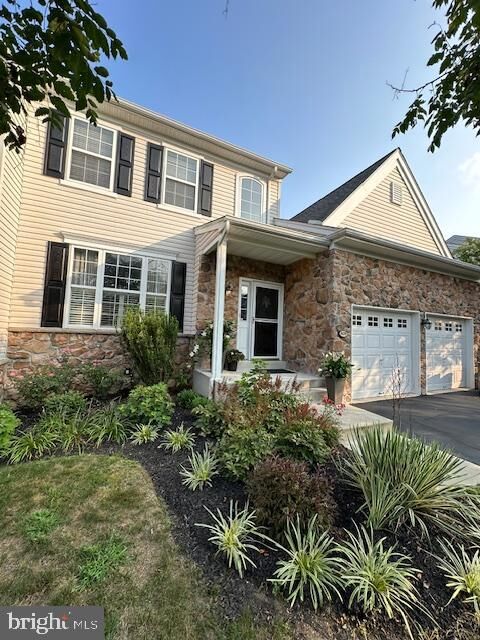 Property Photo:  808 Hinchley Run  PA 19382 