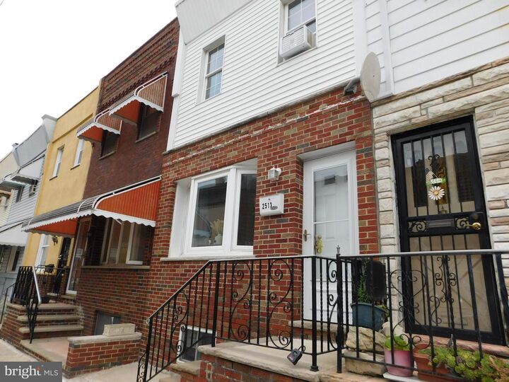 Property Photo: 2513 S Darien Street PA 19148