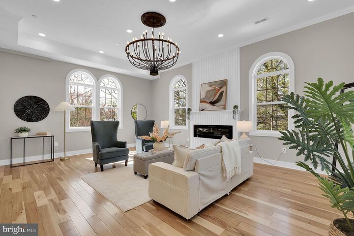 Property Photo: 811 Sligo Creek Parkway MD 20912