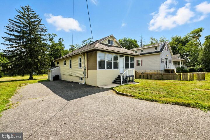 Property Photo: 403 S Lenola Road NJ 08057