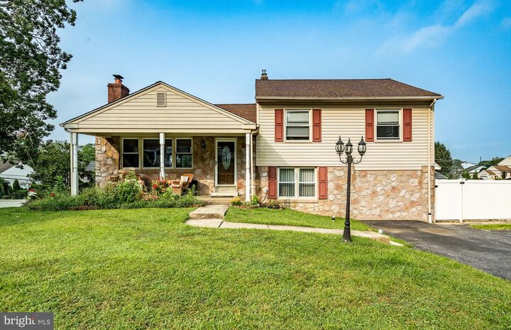 708 Elgin Road  Newtown Square PA 19073 photo