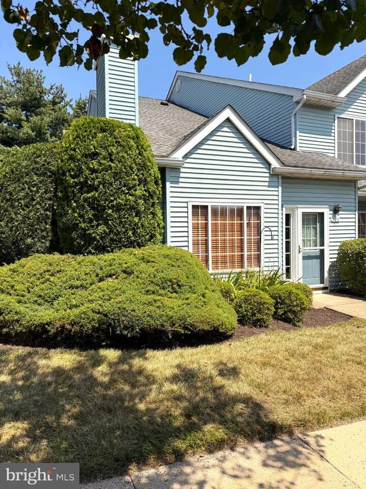 Property Photo:  329 Pondview Drive  PA 19438 