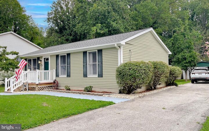 Property Photo: 916 Crystal Rock Road MD 20657