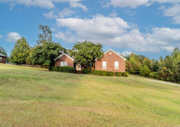 Property Photo: 1528 Brookshire Dr AR 72019