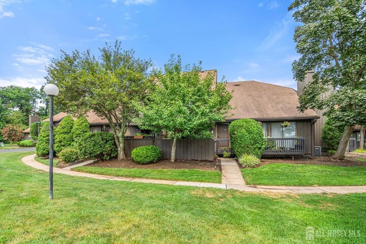 516 Westgate Drive  Edison NJ 08820 photo