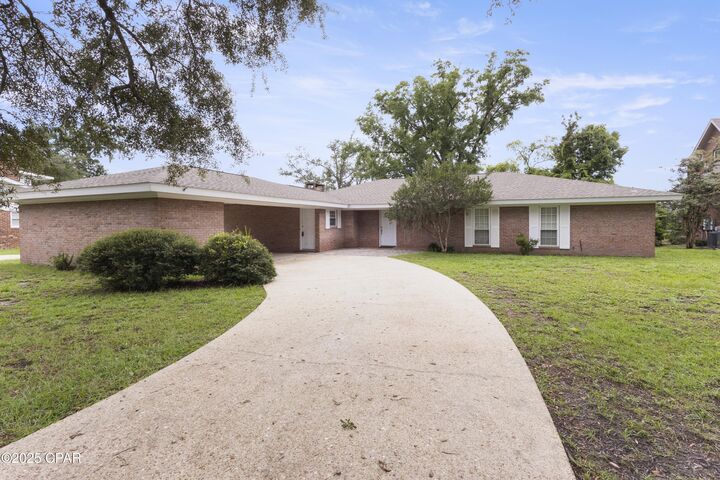 Property Photo:  707 E 5th Street  FL 32444 