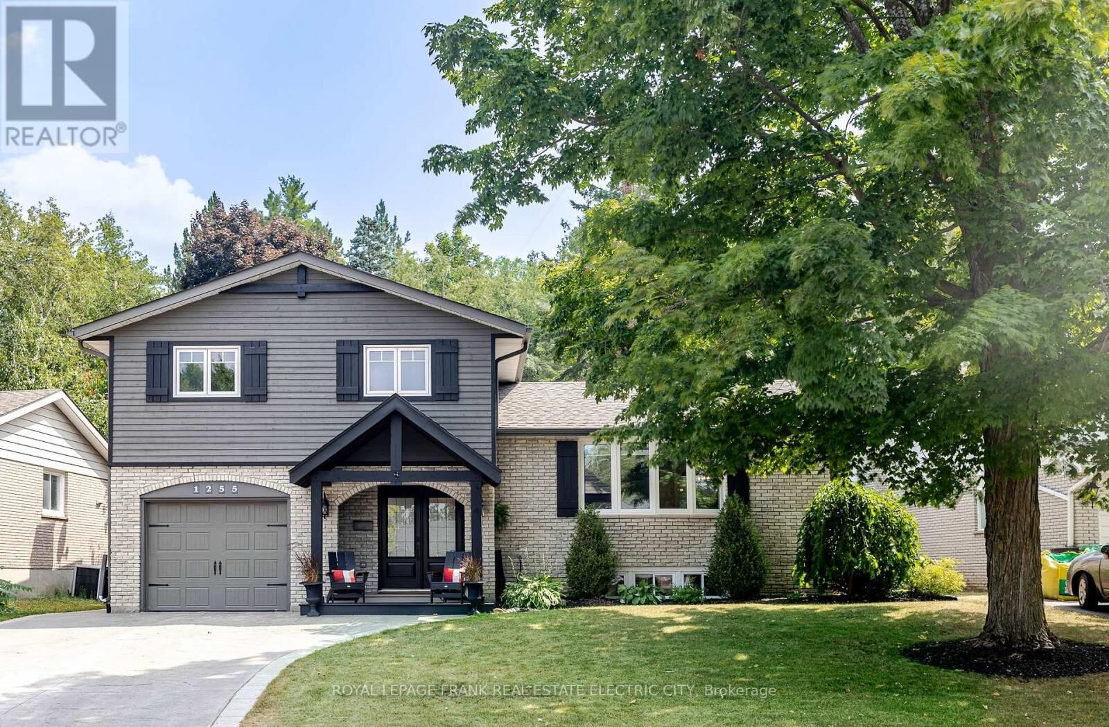 Property Photo: 1255 Bridle Drive ON K9J 7J7