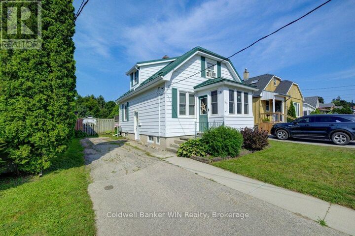 465 John Street  Wellington North (Mount Forest) ON N0G 2L3 photo