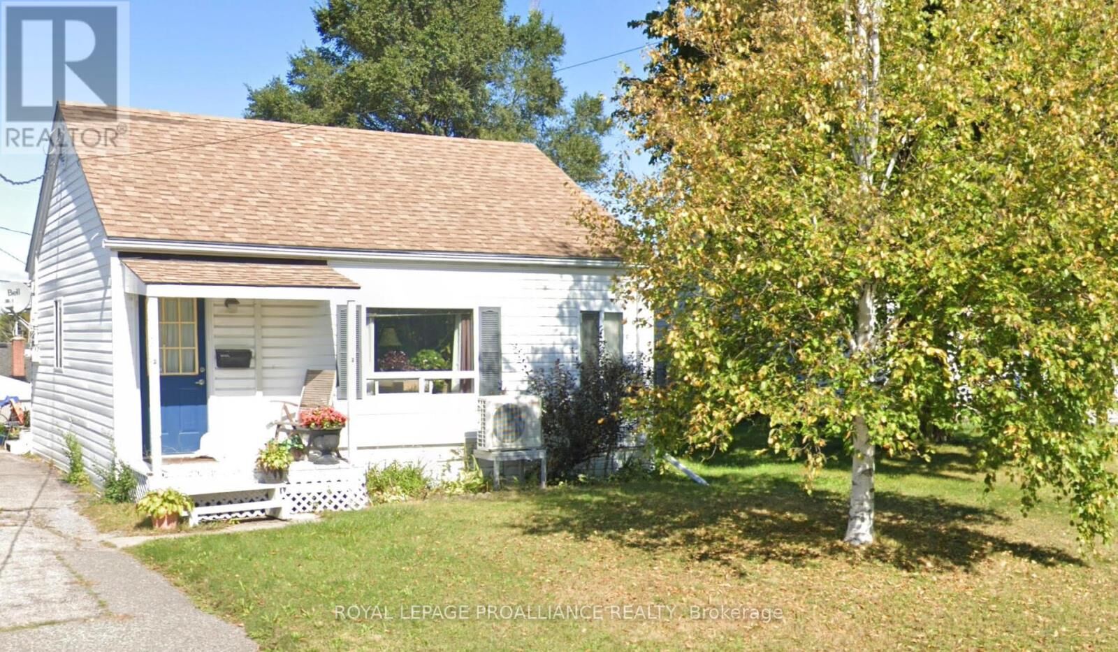 Property Photo:  24 Weeks Avenue  ON K8V 1X5 