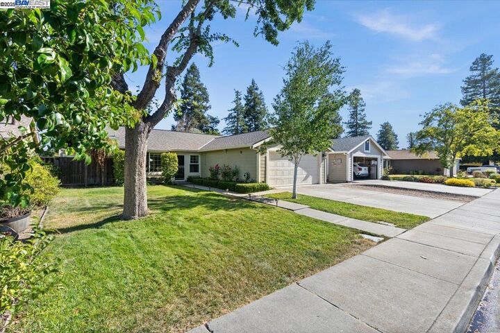 Property Photo:  3869 Silver Oaks Way  CA 94550 