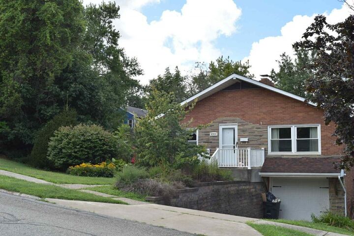4324 Sunset Boulevard  Erie PA 16504 photo