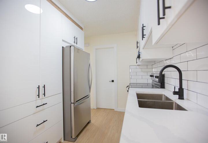 Property Photo: 14120 80 Street NW 1 AB T5C 1L6