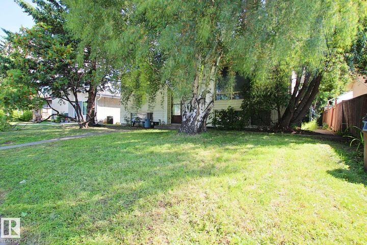 Property Photo:  8811 163 Street NW  AB T5R 2N8 