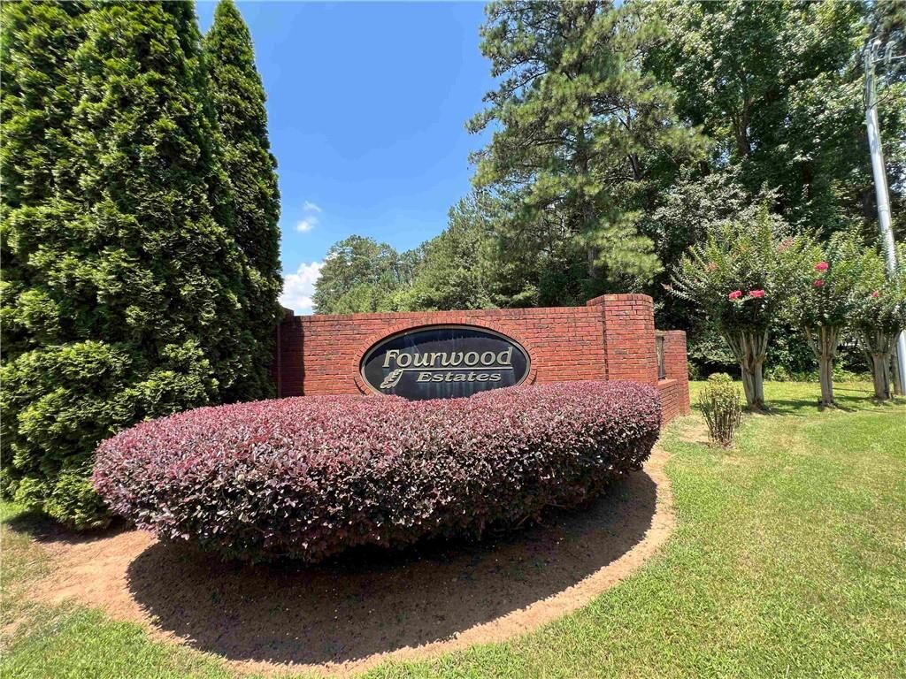 Property Photo: 90 Fourwood Drive GA 30016