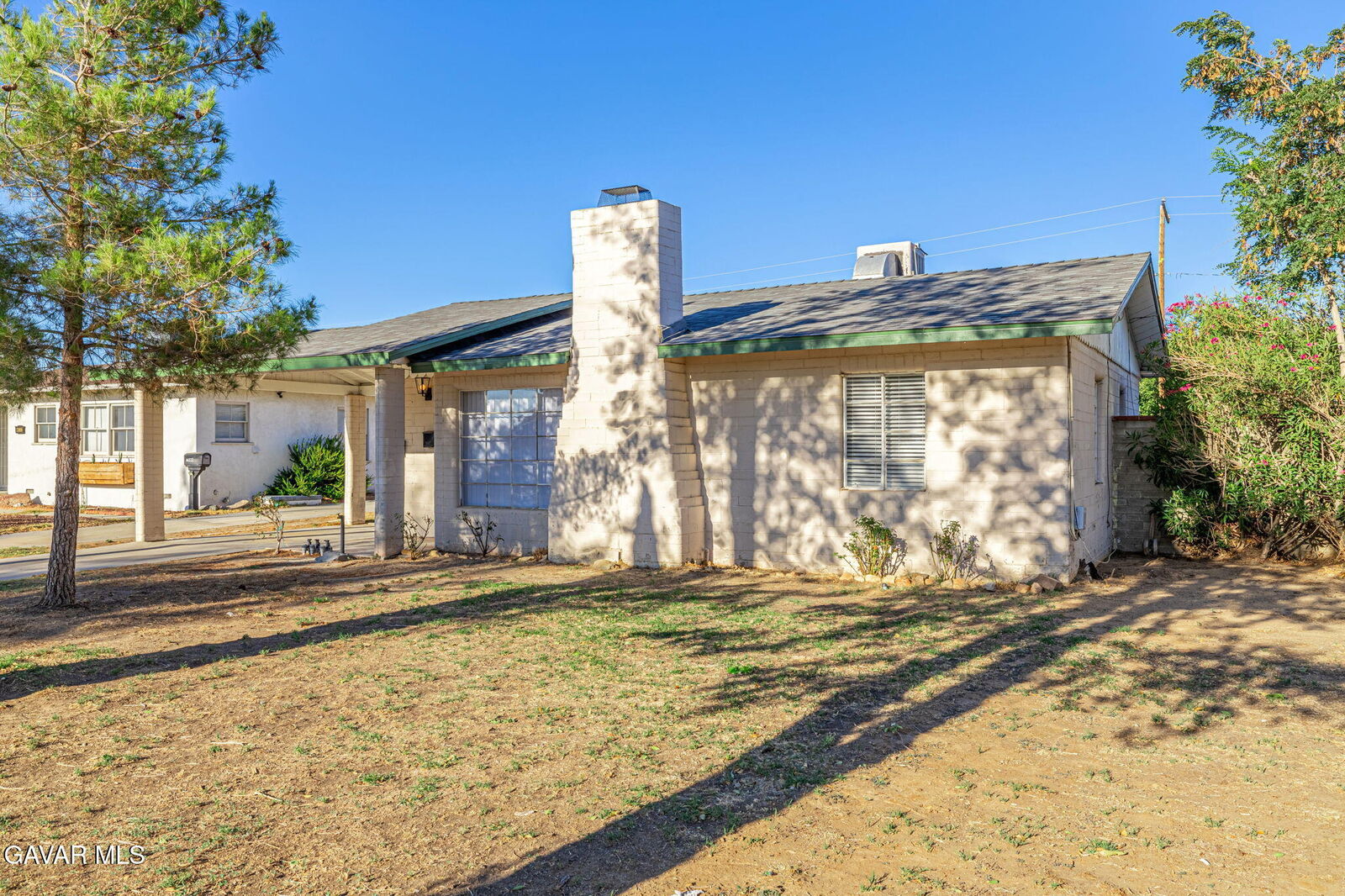Property Photo:  44326 Elm Avenue  CA 93534 