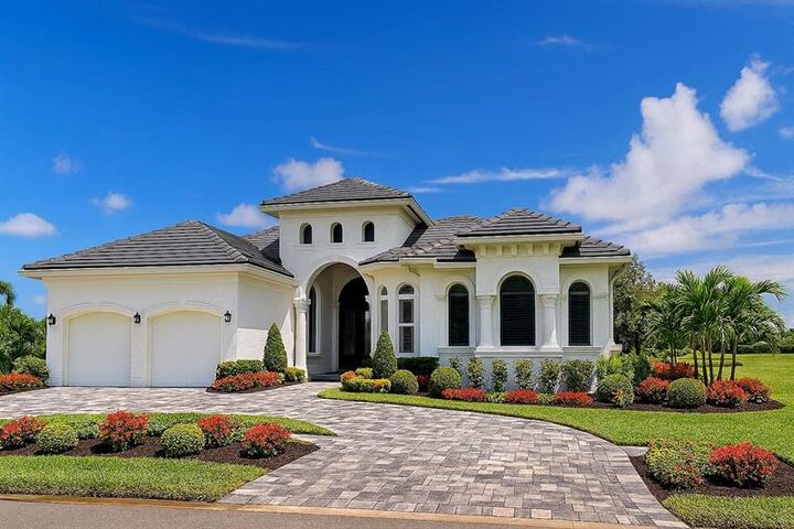 Property Photo:  128 SE Rio Angelica  FL 34984 